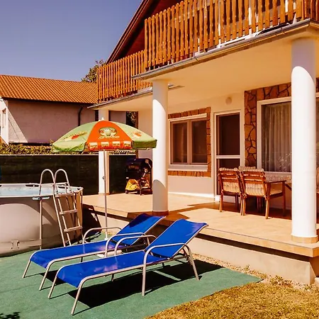 No 44 House Nora Holiday home Vonyarcvashegy